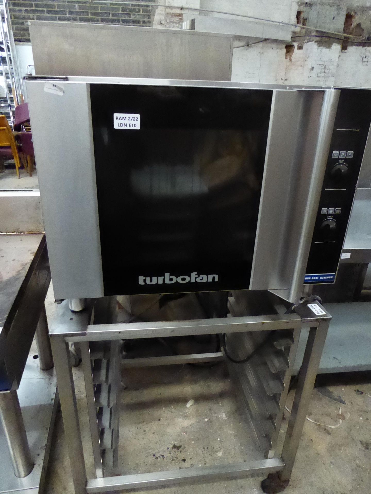 * Blueseal Turbo Fan oven - on stand with castors 850w x 650d x 1500h - Image 3 of 4