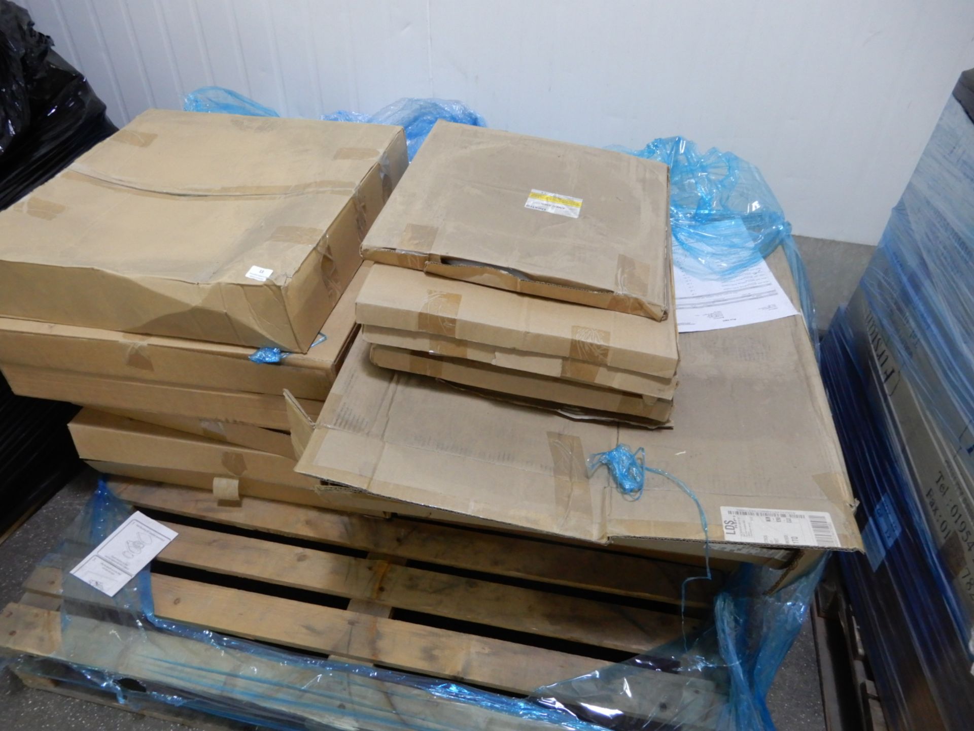 *Pallet of Dextra and Zumtobell Components