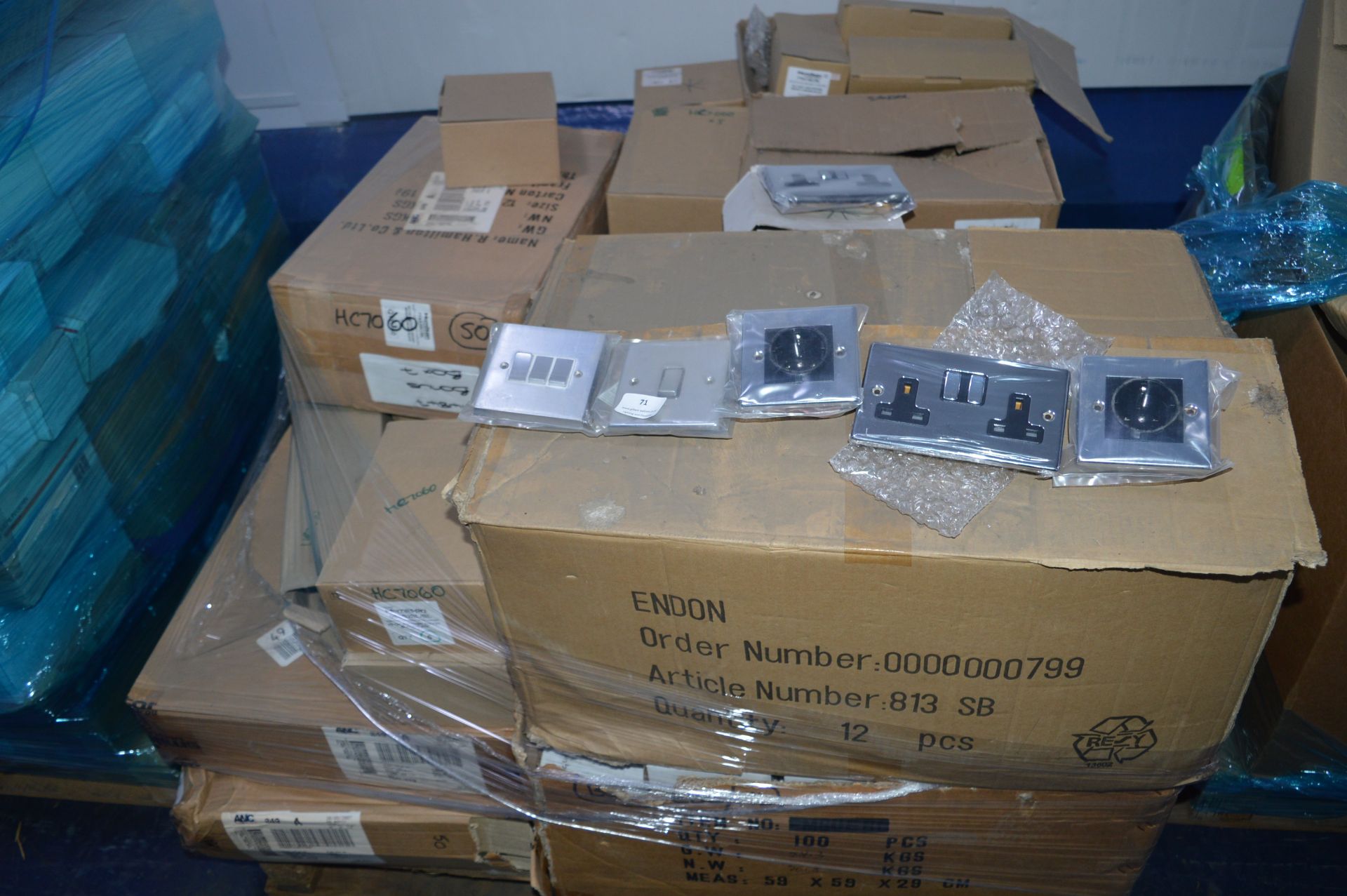 *Mixed Pallet of Light Fittings, European Sockets, Single Gang Light Switches, etc. - Image 2 of 3
