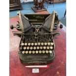 Vintage Oliver Standard Visible No.3 Typewriter
