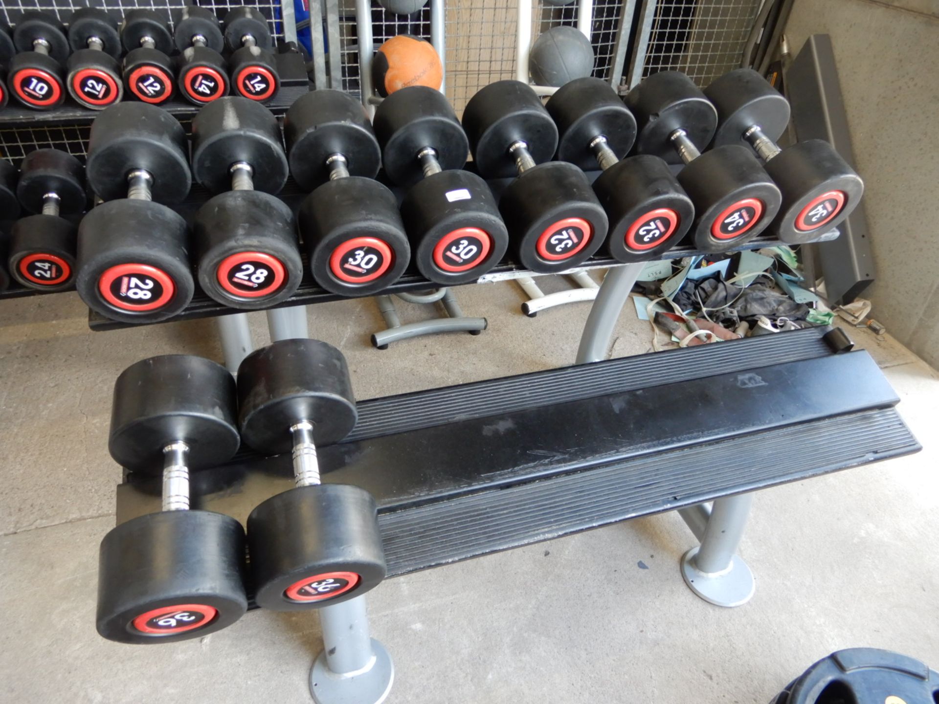 *Set of Escape Rubber Covered Dumbbells (5 pairs 28kg - 36kg)