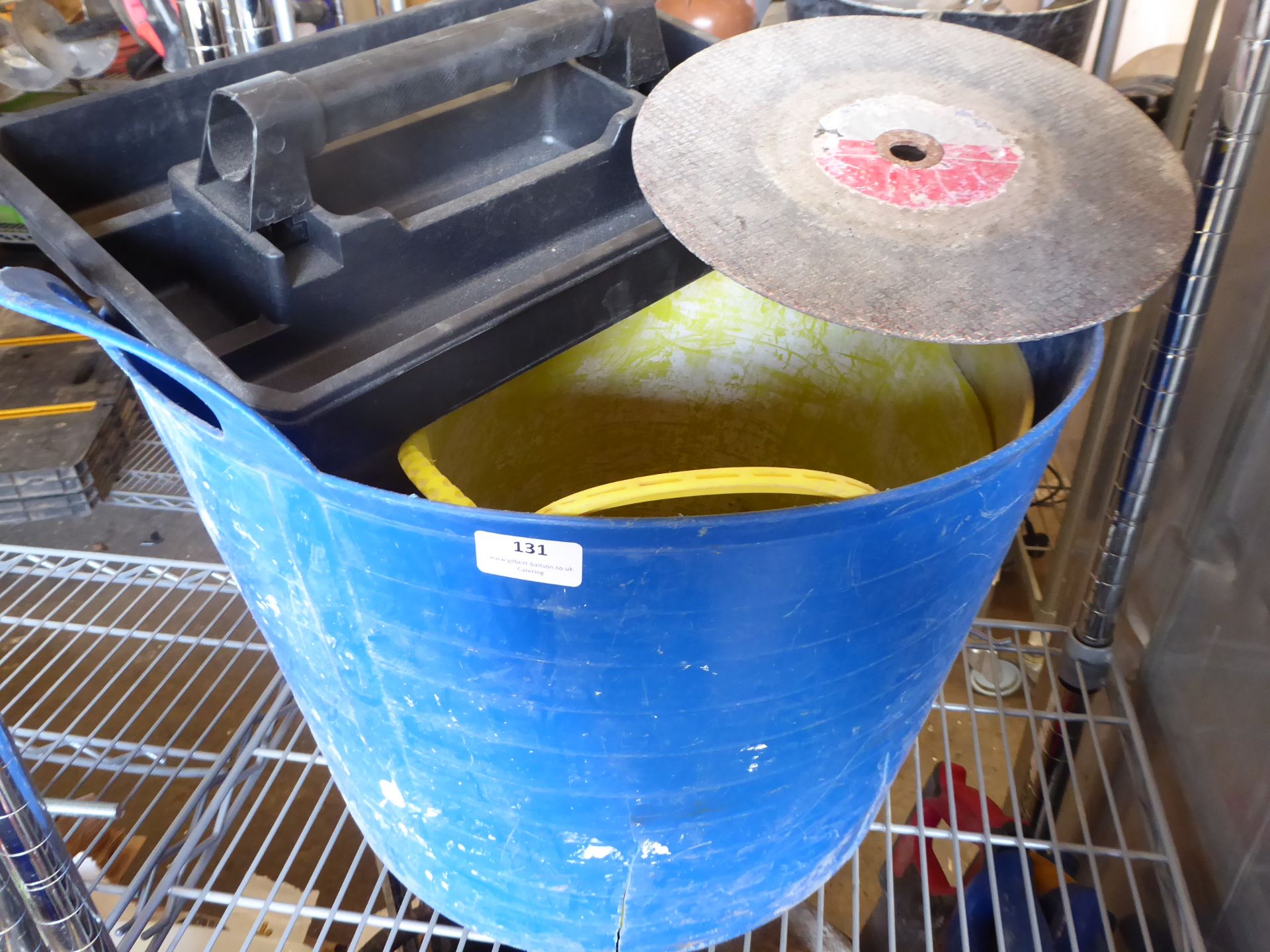 * 3 x gorilla tubs, tool tray, cutting disk - Image 2 of 2