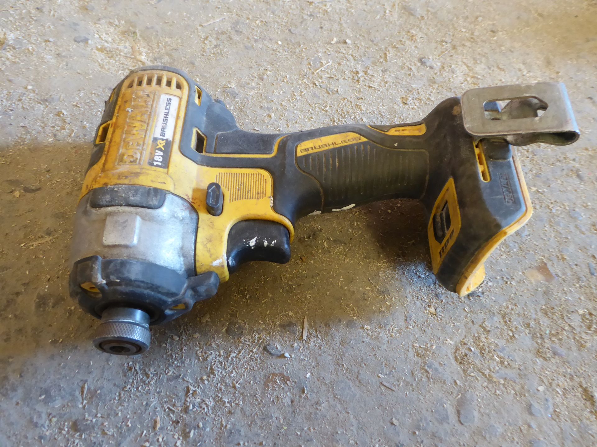 * DeWalt DCF887 cordless brushless impact driver - Image 2 of 2