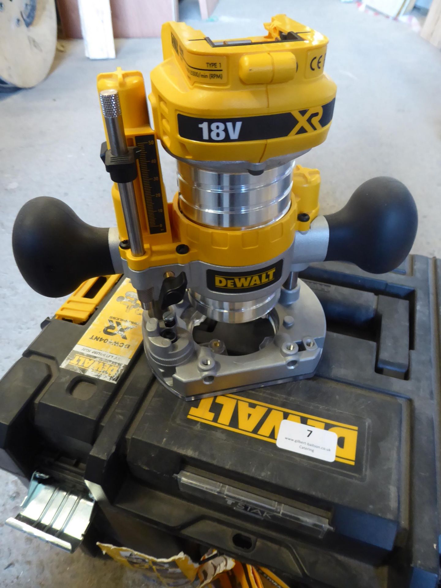 * unused brushless DeWalt router DCW600 in box