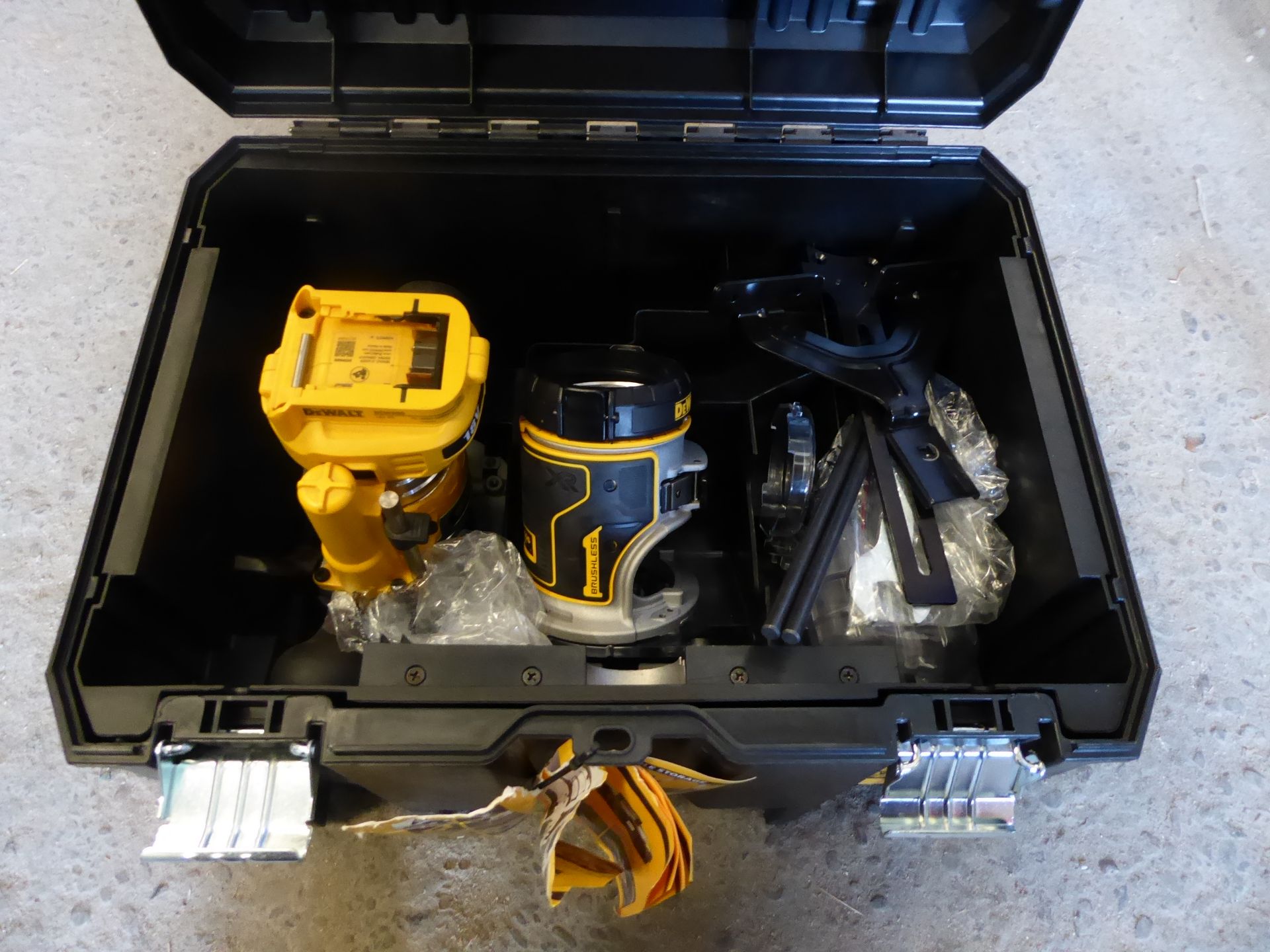 * unused brushless DeWalt router DCW600 in box - Image 3 of 3