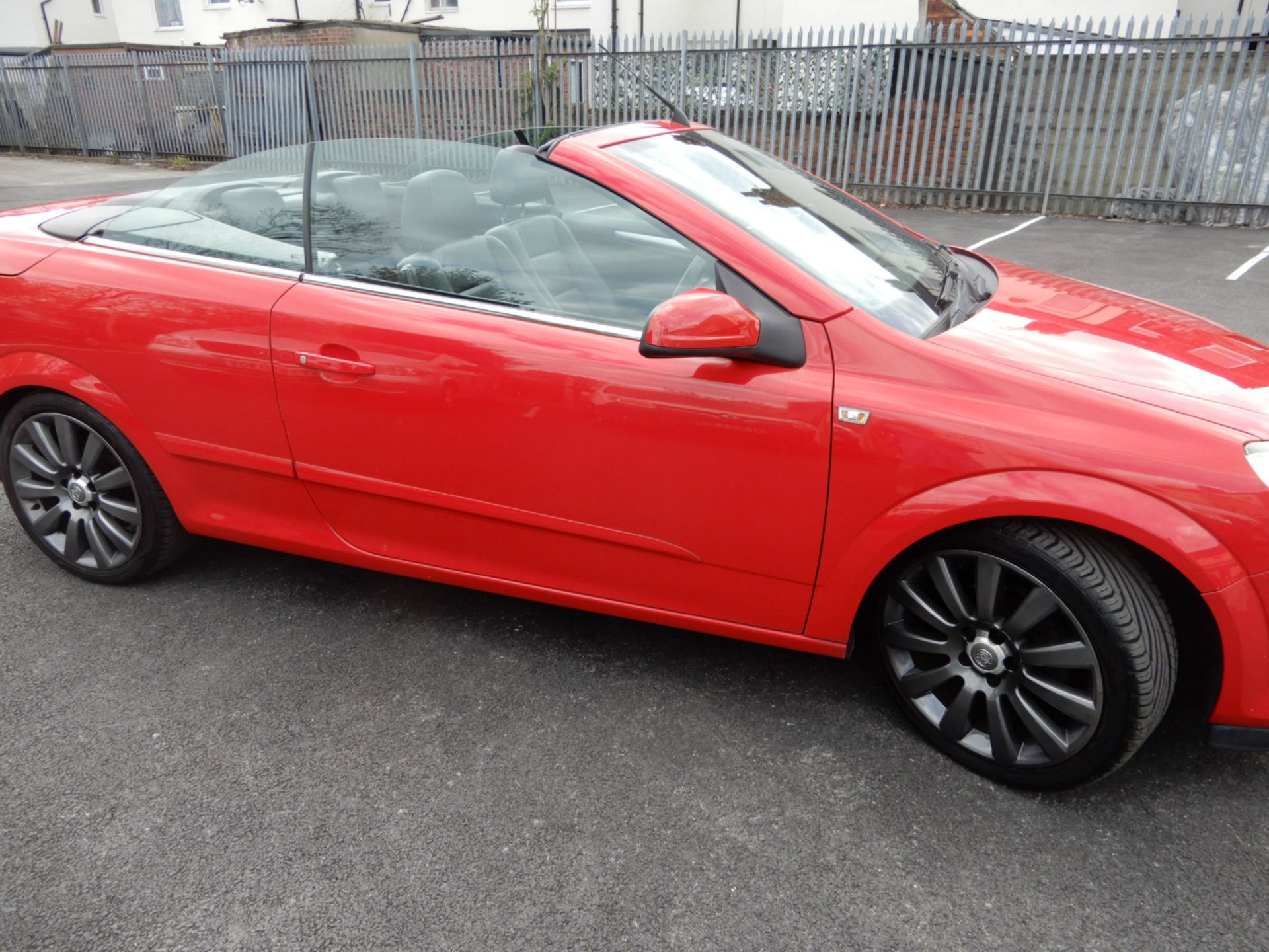 Vauxhall Astra Convertible, REG: YK58 MTJ MOT: 15/12/22