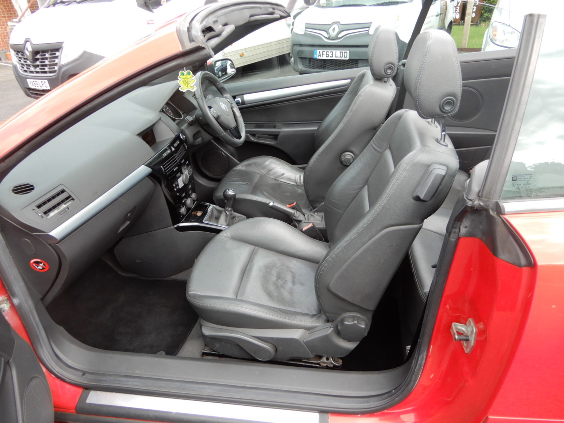 Vauxhall Astra Convertible, REG: YK58 MTJ MOT: 15/12/22 - Image 7 of 12