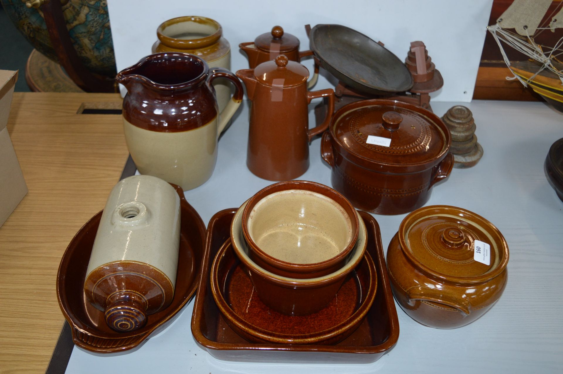 Vintage Earthenware, Crockpots, Kitchen Scales, et