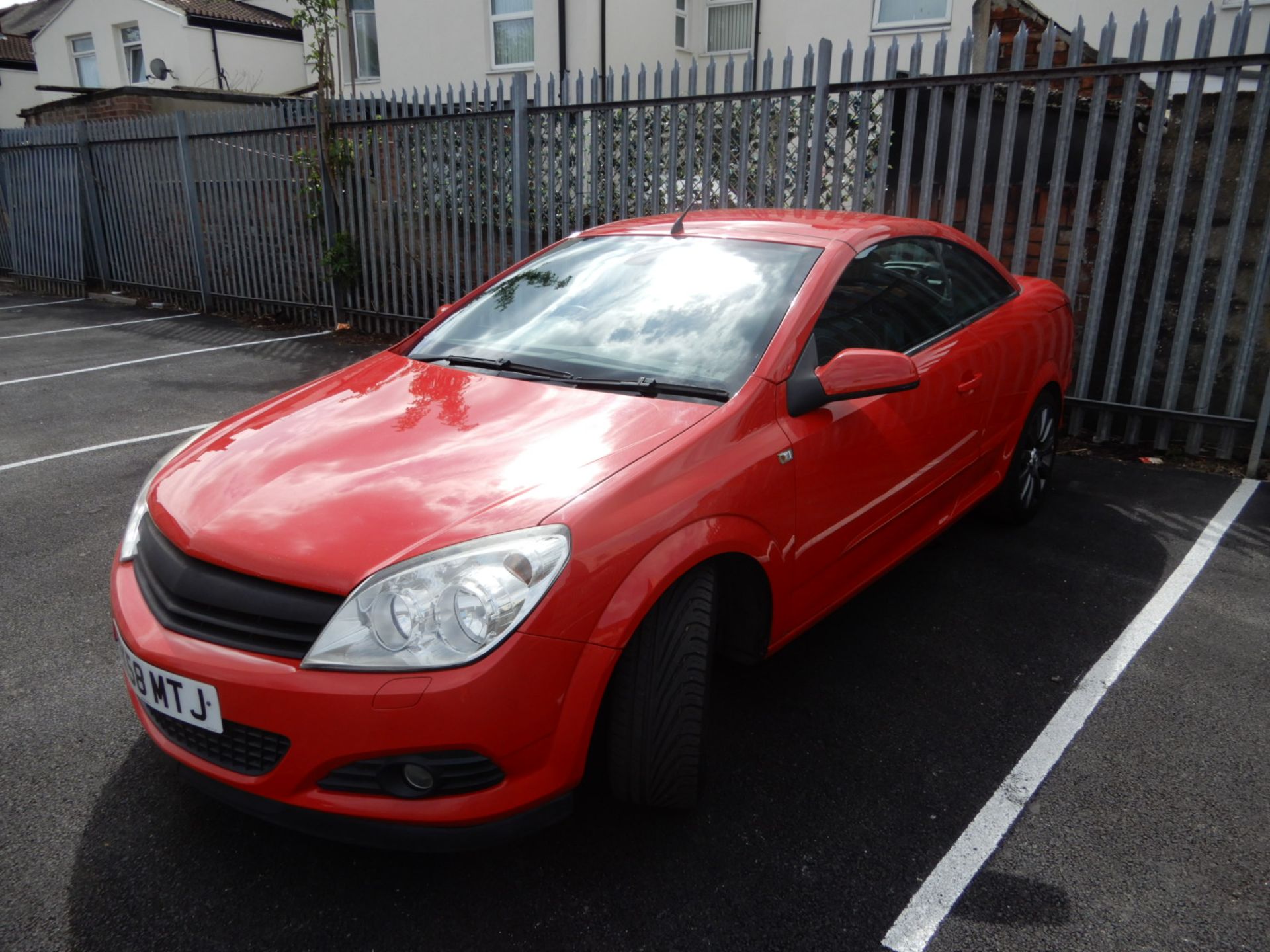 Vauxhall Astra Convertible, REG: YK58 MTJ MOT: 15/12/22 - Image 2 of 12