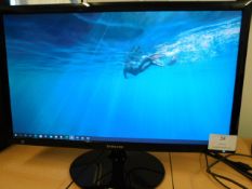 * Samsung S24d300H Monitor