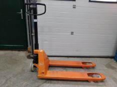 * BT Rolatruk Pallet Truck 2300k 1000m