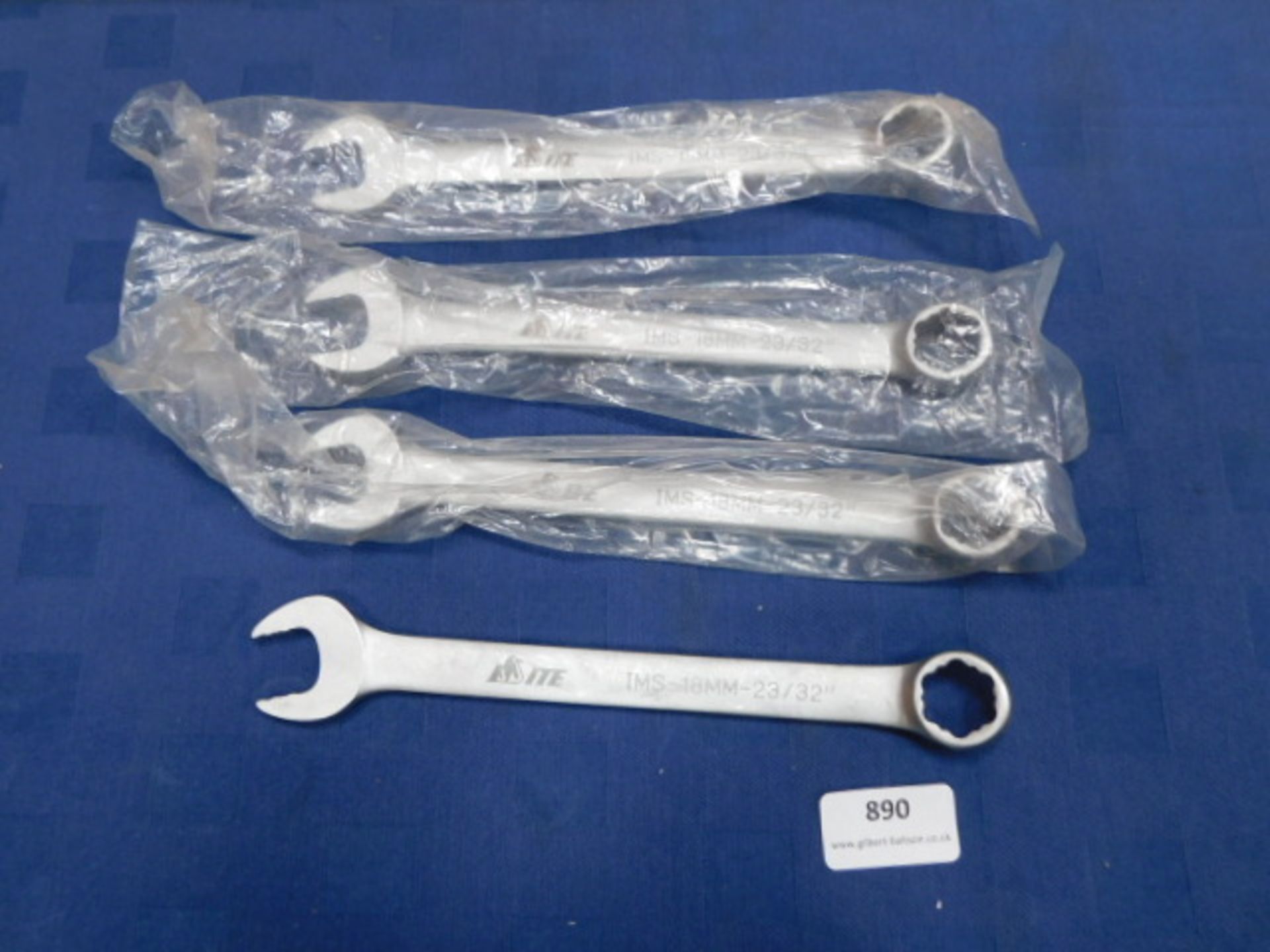 * 2x 23x32" Spanners