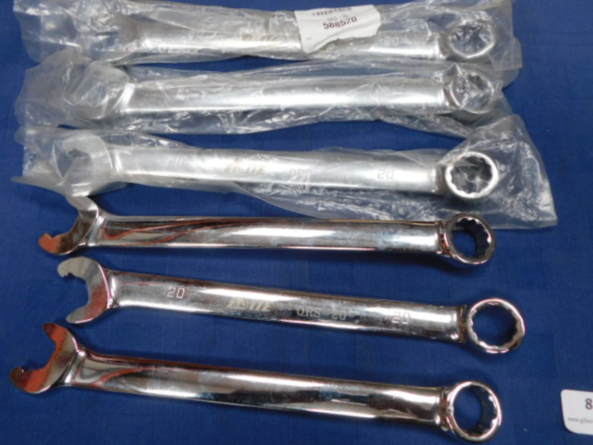 * 6x 20mm Spanners