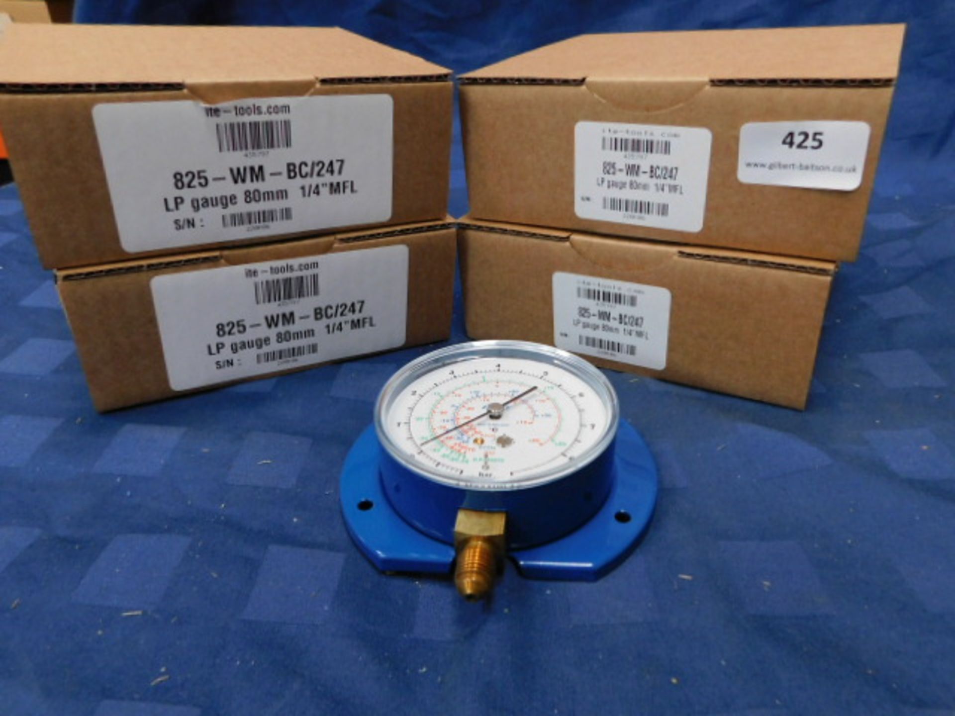 * 4x 825-WM-BC/247 Pressure gauge