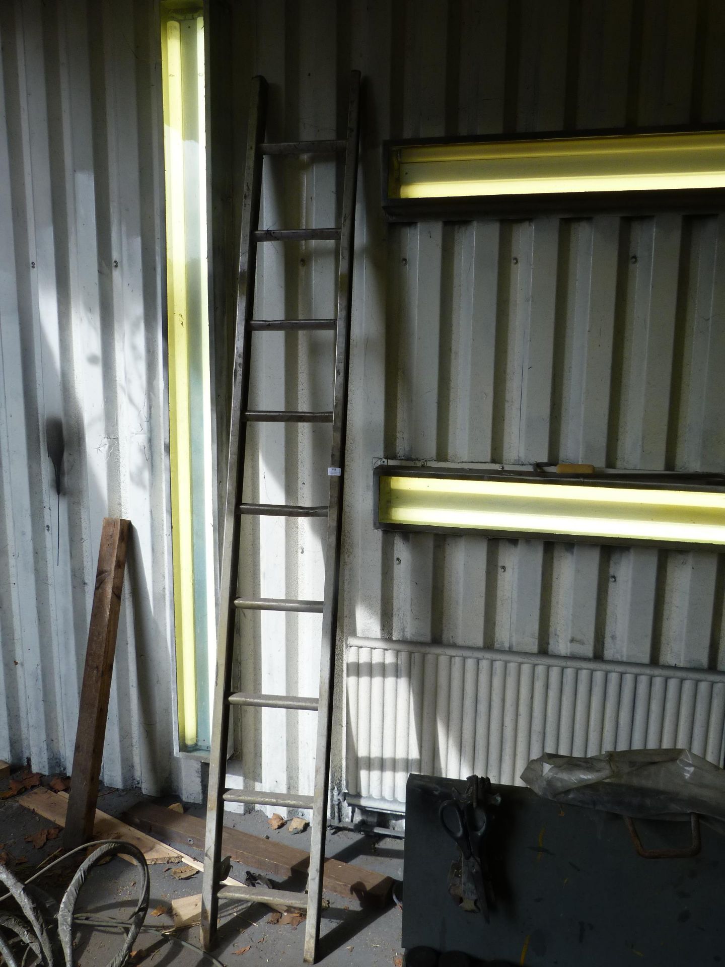 *Nine Tread Aluminium Ladder