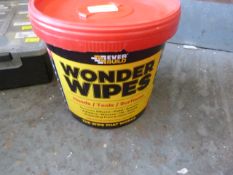 *Tub of 300 Wonder Wipes Hands, Tool & Surface Wipes (new)