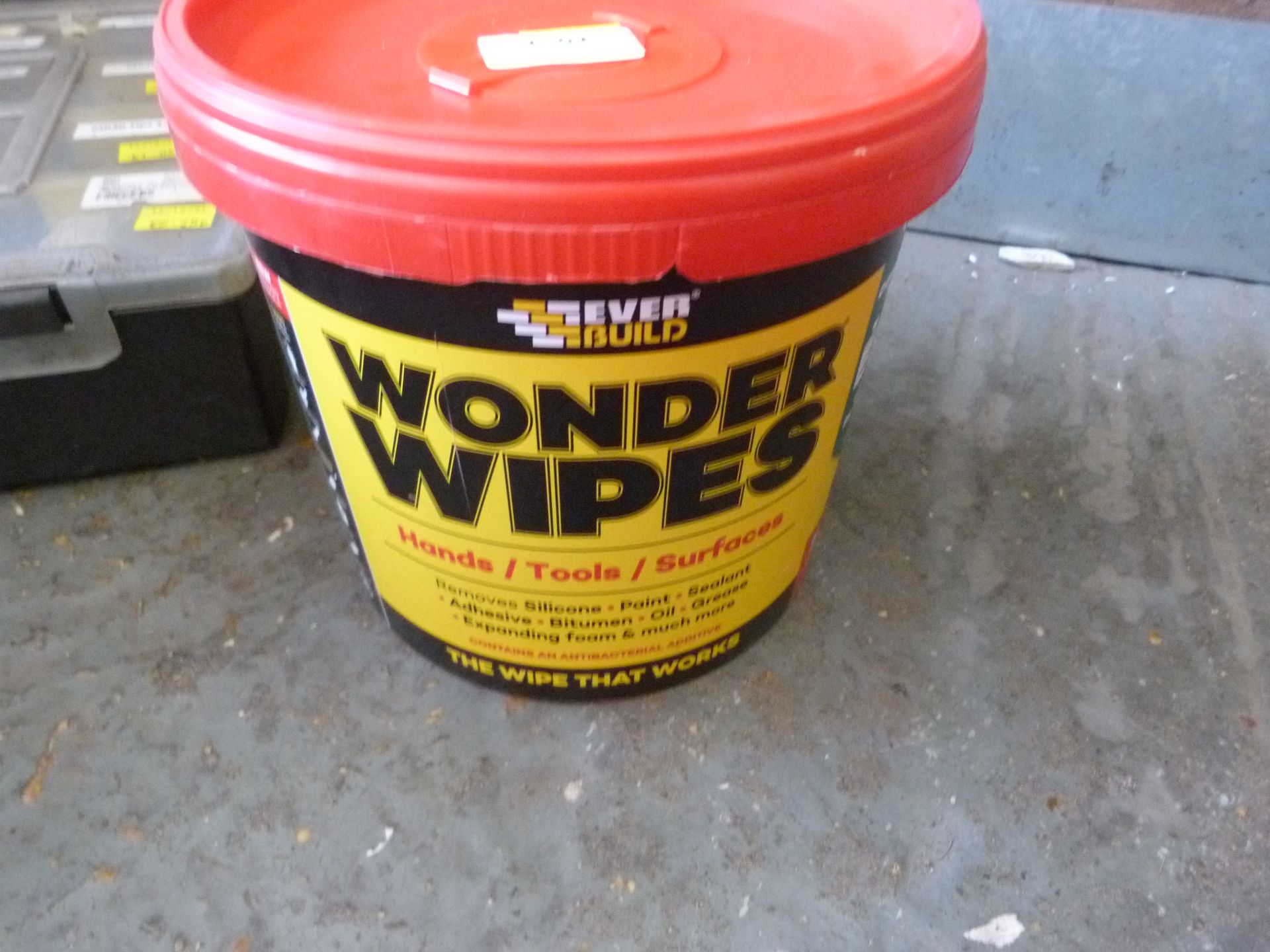 *Tub of 300 Wonder Wipes Hands, Tool & Surface Wipes (new)