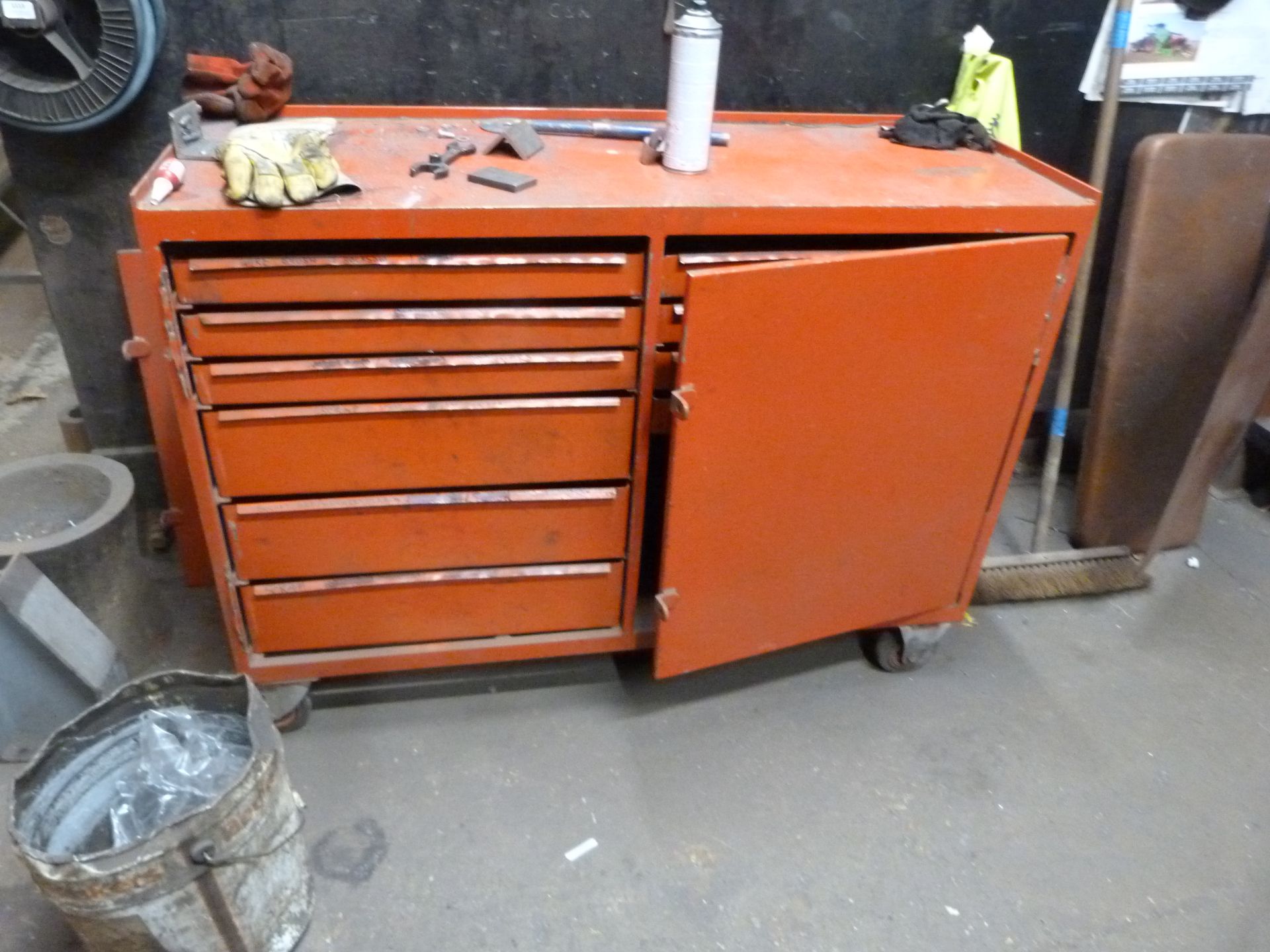 *Double Sided Ten Drawer Cabinet Toolbox (red)