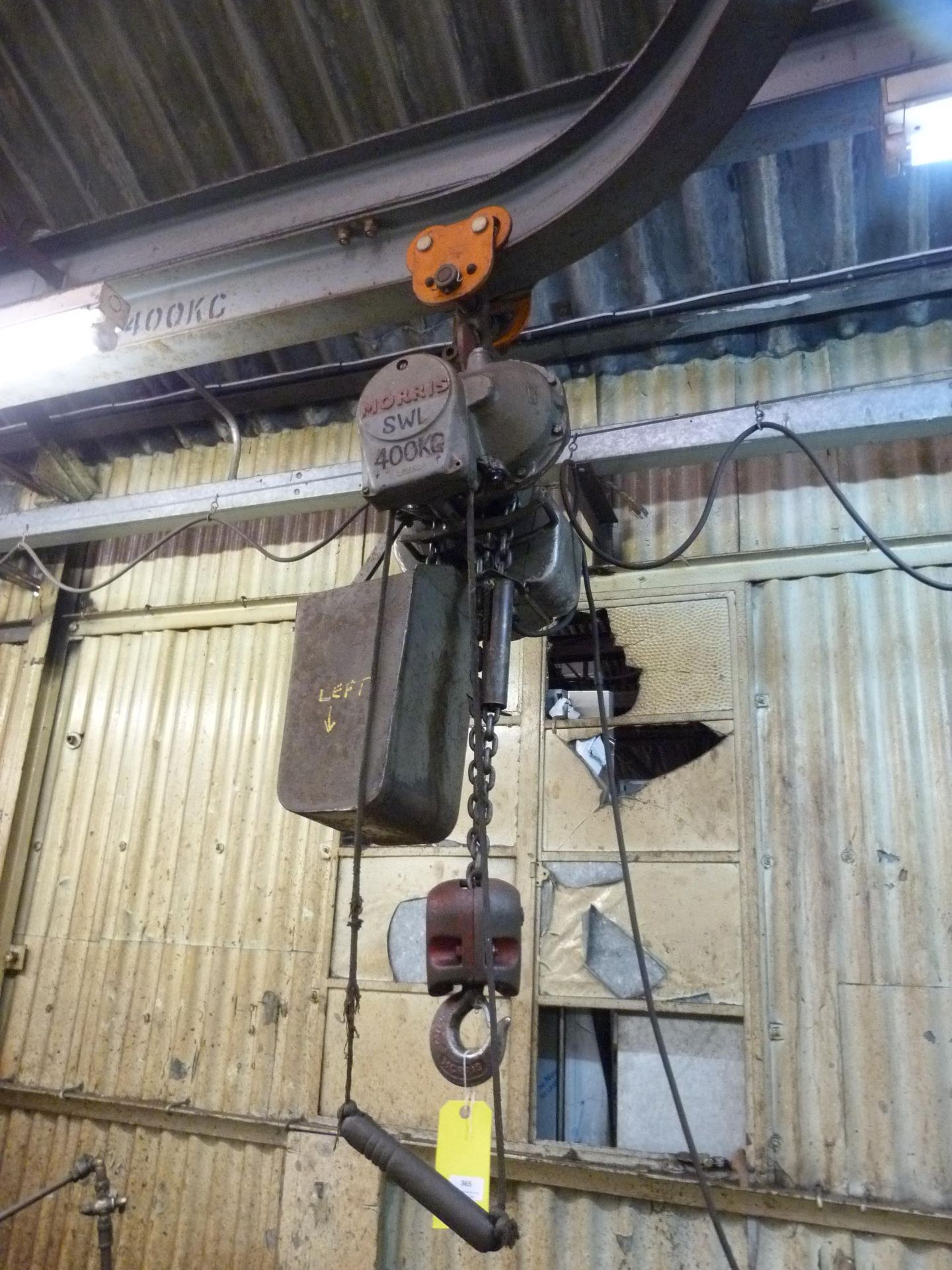 *Morris 1ton 450kg Hoist, Serial No.S60036 415v with Beam Runner and Curved Lifting Beam