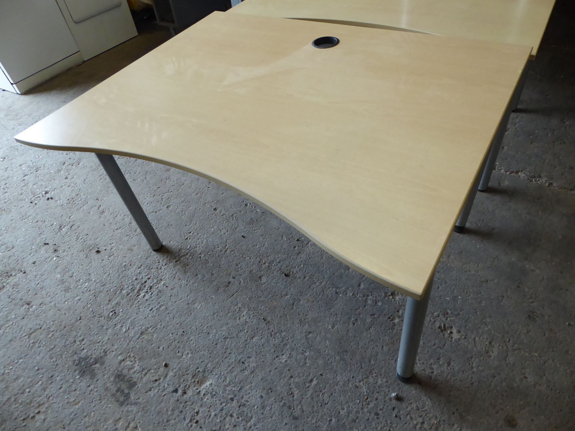 * Office desk 1200w x 950d x 730 - Image 2 of 2