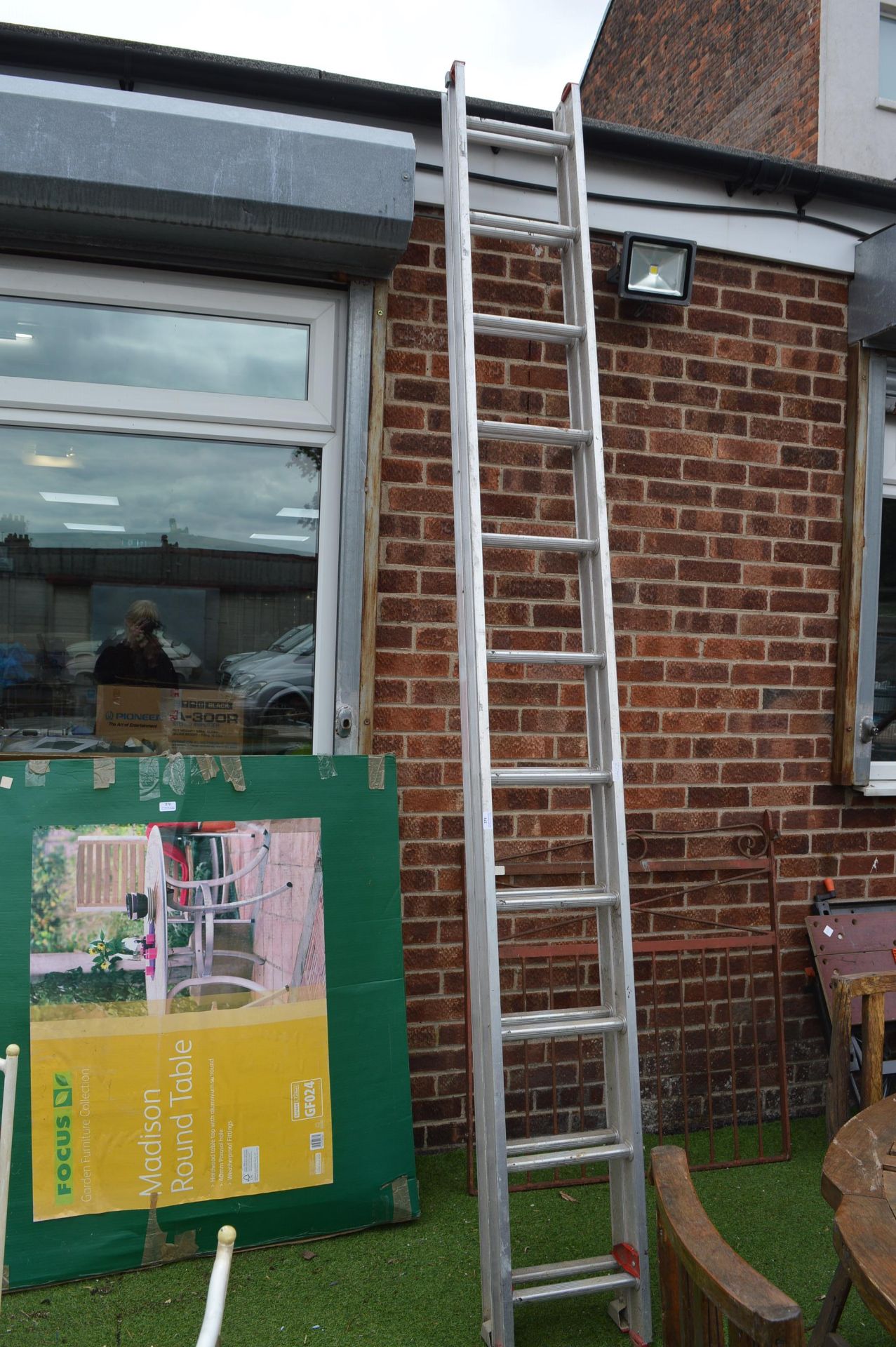 Clima Aluminium Extending Ladder (5.6m extended)