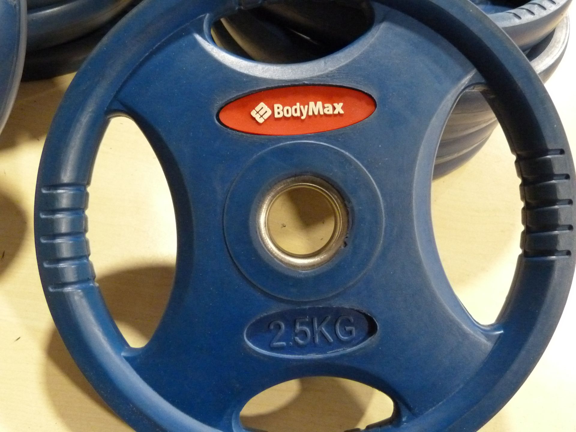 *Ten Bodymax 2.5kg Weight Discs (blue) - Image 2 of 2