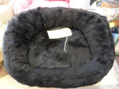 *Suzy Plush Small Pet Bed (black)