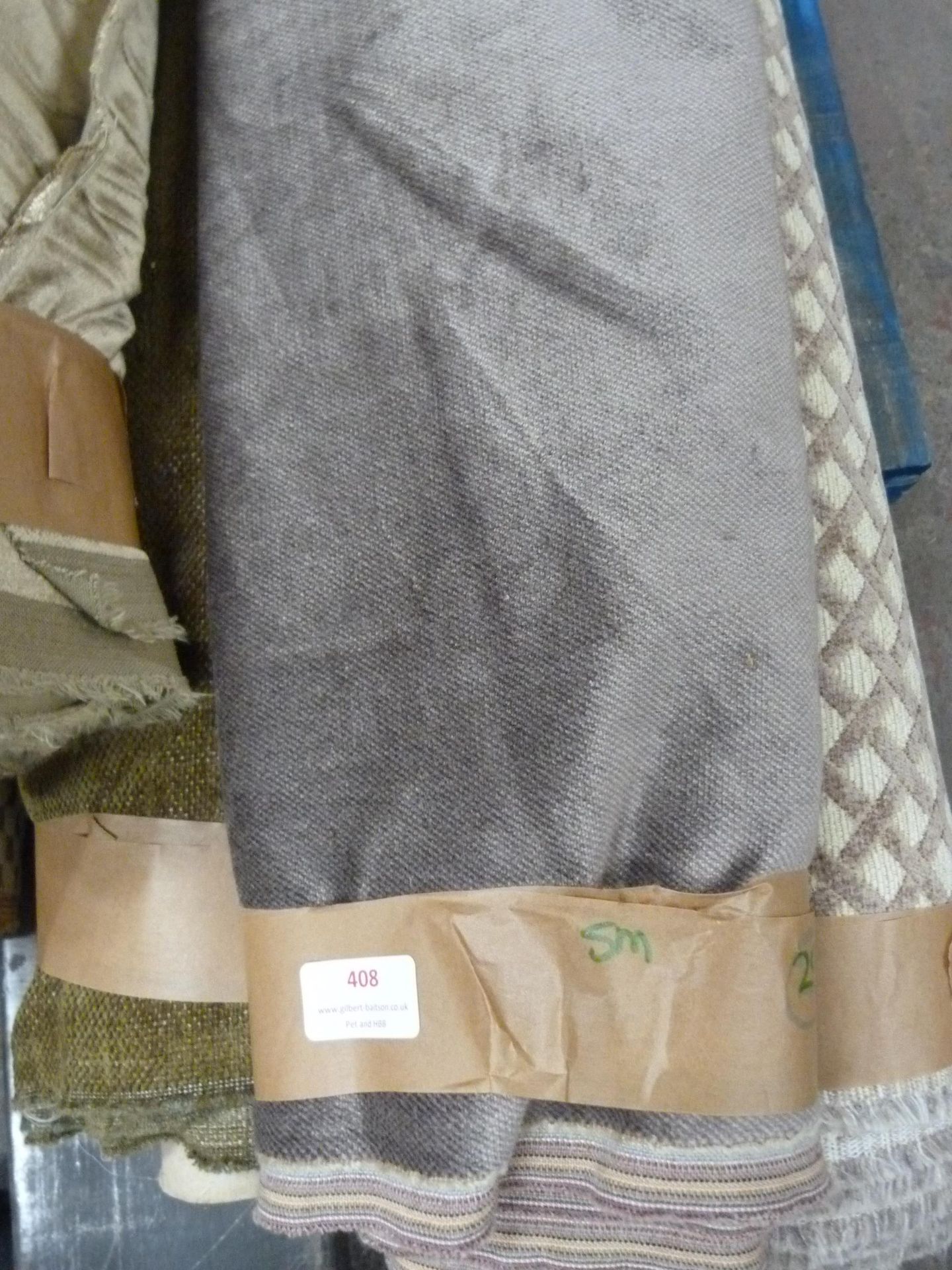 5m Roll of Grey Velvet Chenille Curtain/Upholstery Fabric - Image 2 of 2