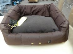 *Suzy Small Pet Bed (brown)