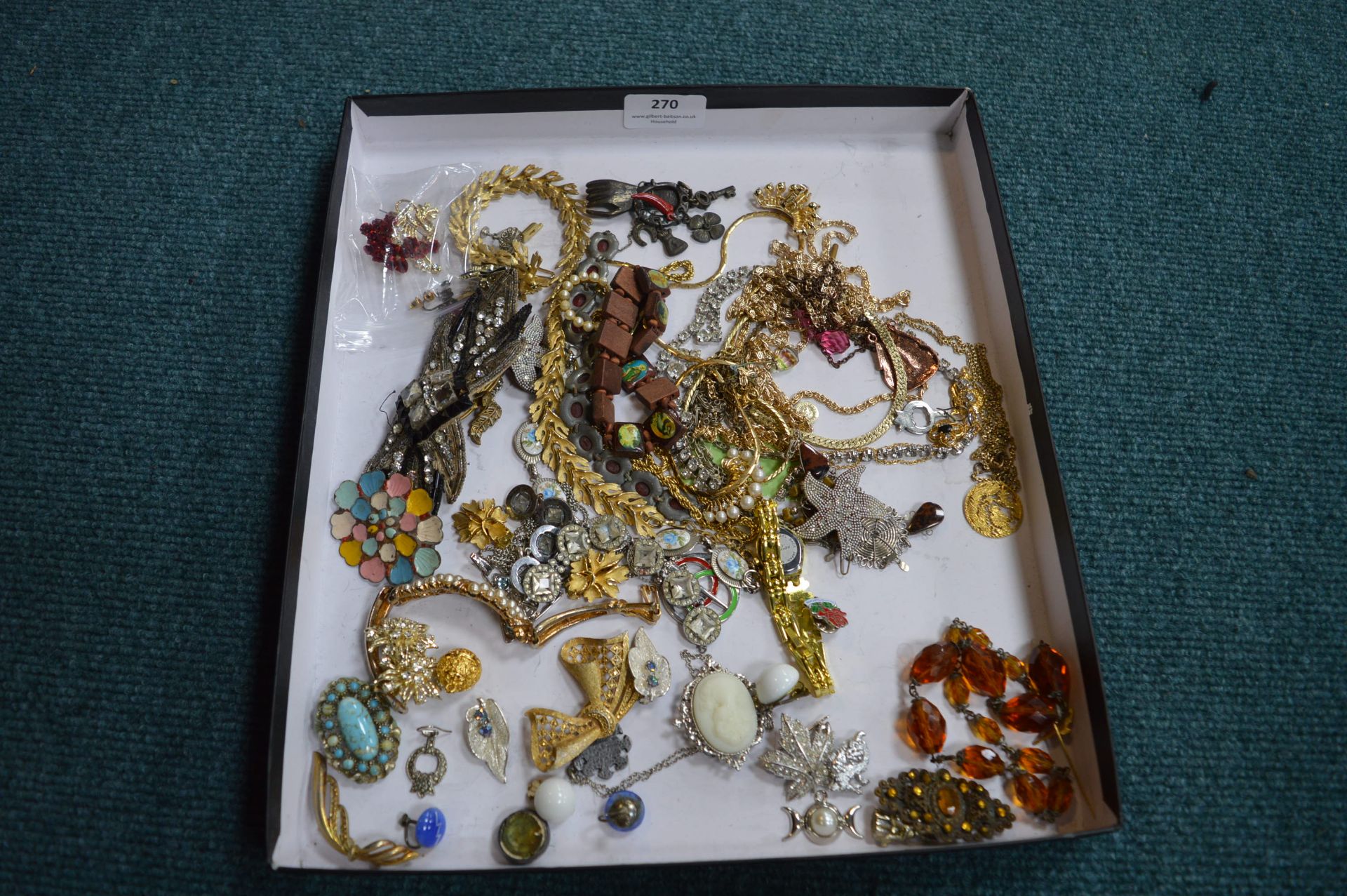 Vintage Costume Jewellery; Brooches, Necklaces, et