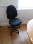 *Black Gas-Lift Office Chair