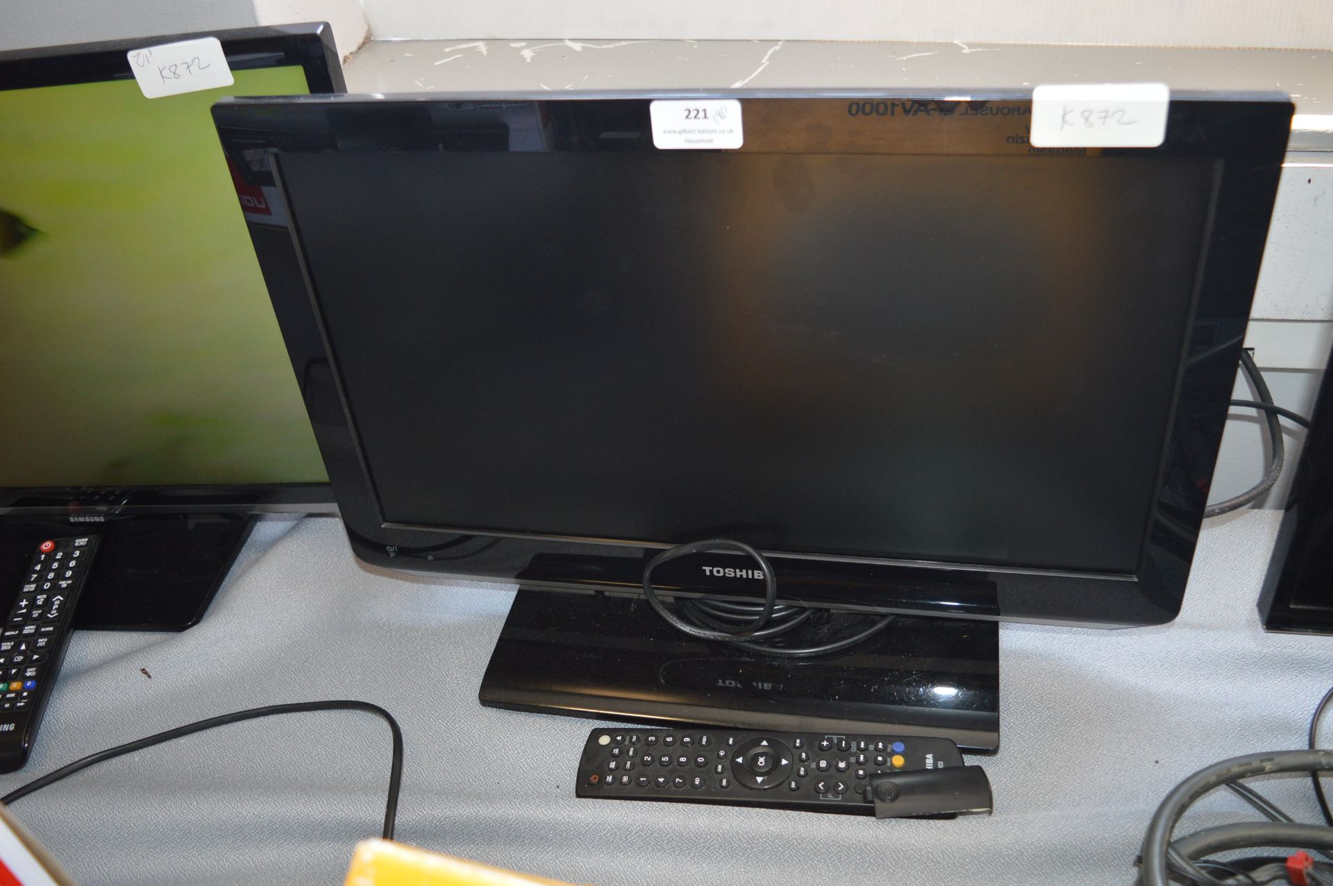 Toshiba 19" TV with Remote