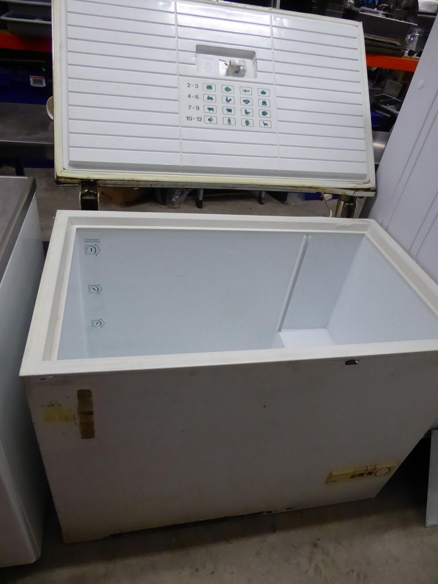 * small chest freezer. 150w x 650d x 830h - Image 2 of 2