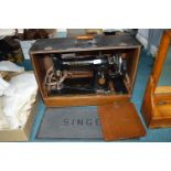 Singer Electric Sewing Machine with Case