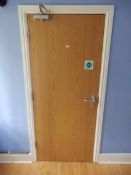 *Oak Faced Door with Hydraulic Door Closer and Door Furniture