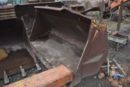 *Front Loader Bucket 2.7m (this lot is located at the Melton site, viewing and collection is by