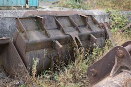 *Front Loader Bucket 2.2m (this lot is located at the Melton site, viewing and collection is by