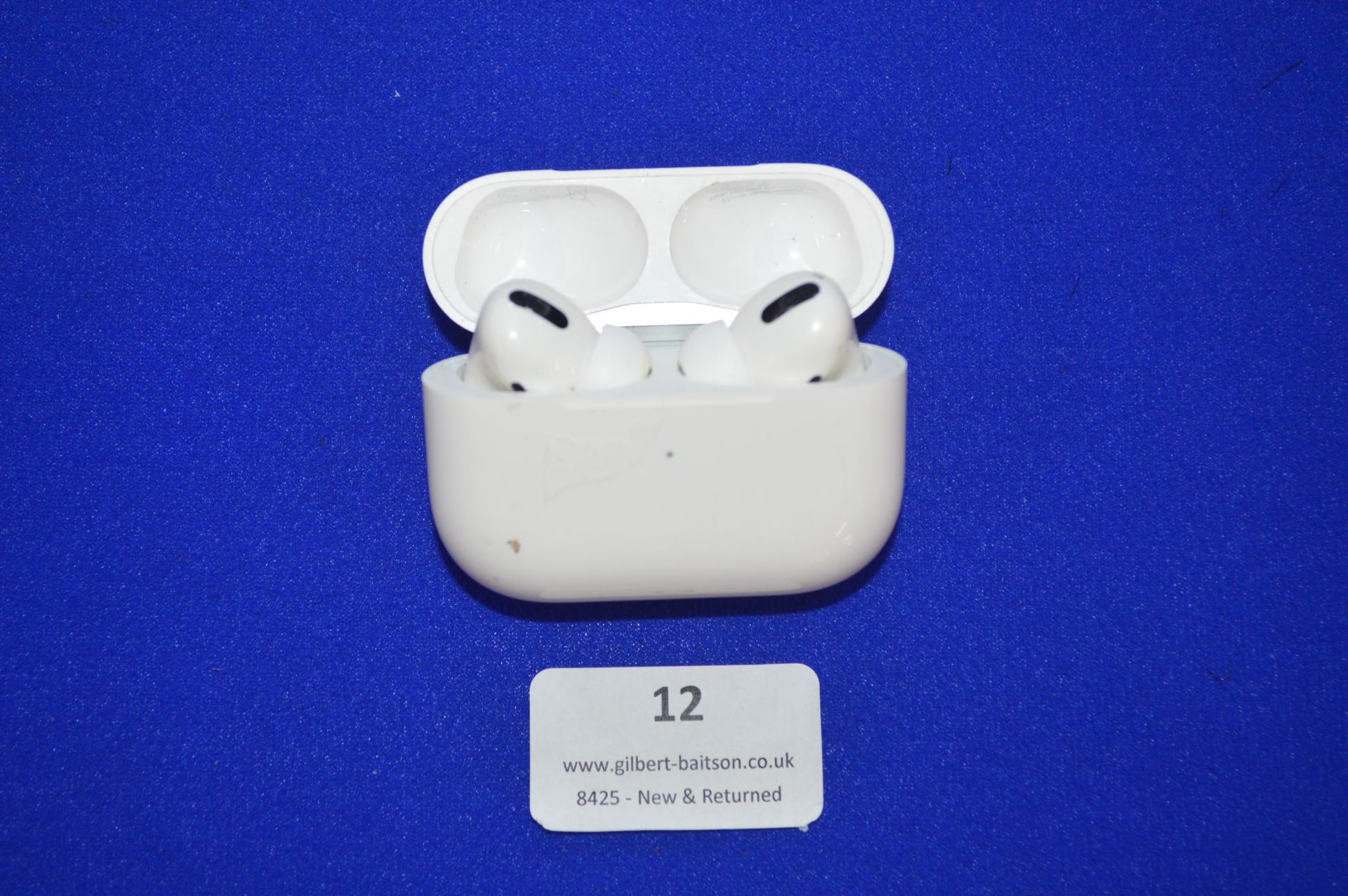 *Apple AirPods Pro with MagSafe Charging Case