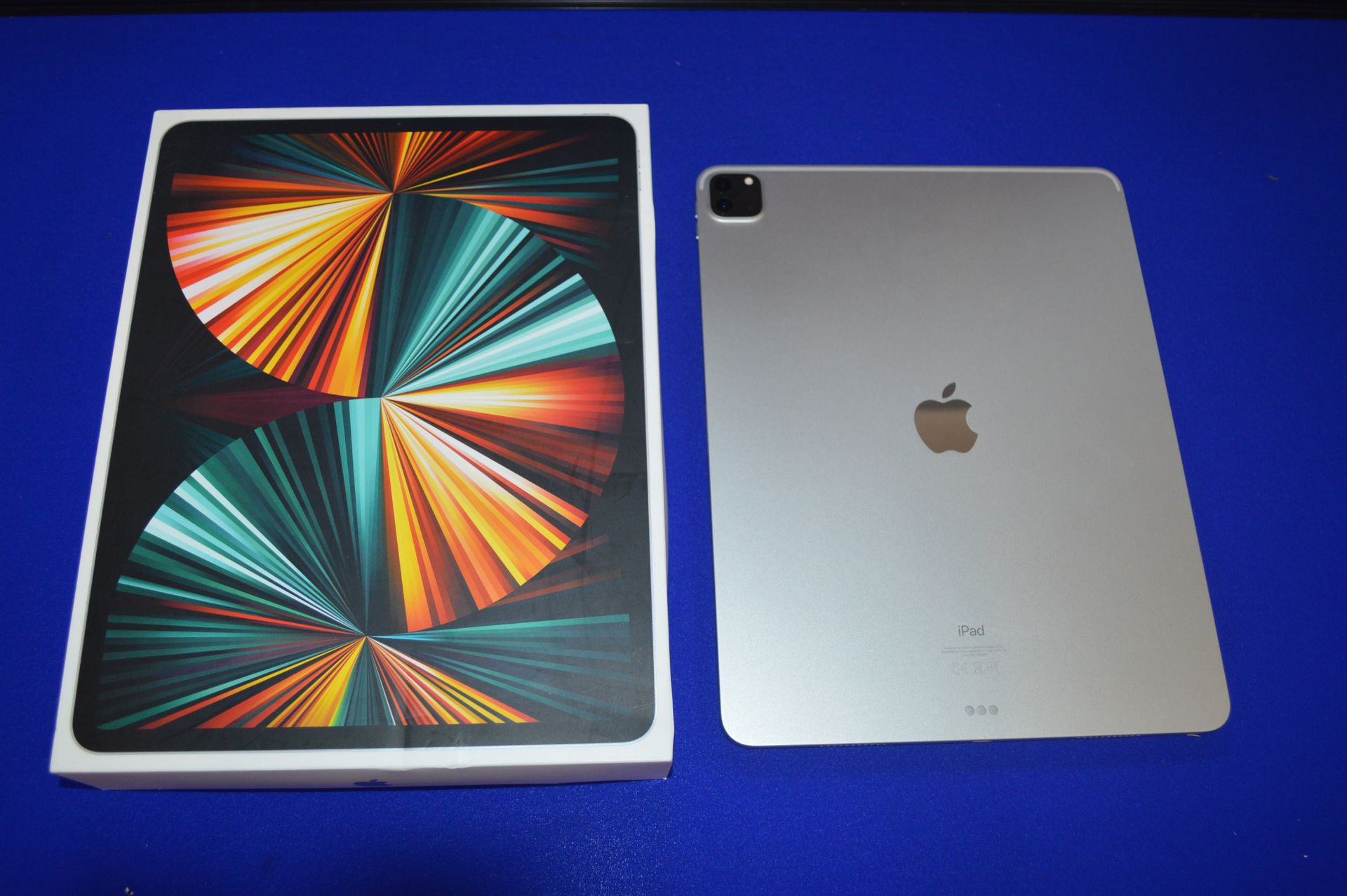 *Apple iPad Pro 2.9" 5th Gen Wifi 2021 - Image 2 of 2