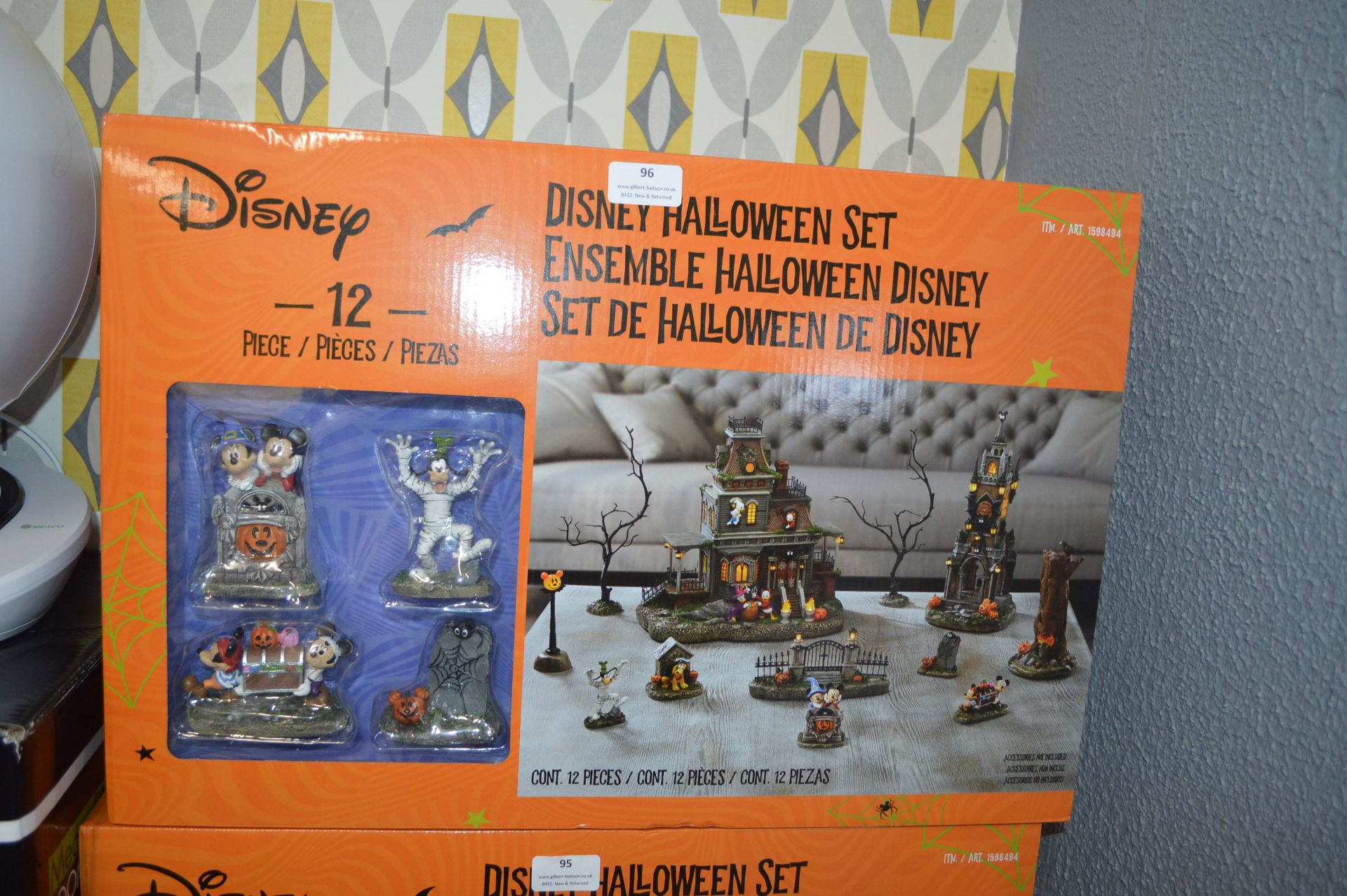 *Disney 12pc Halloween Set