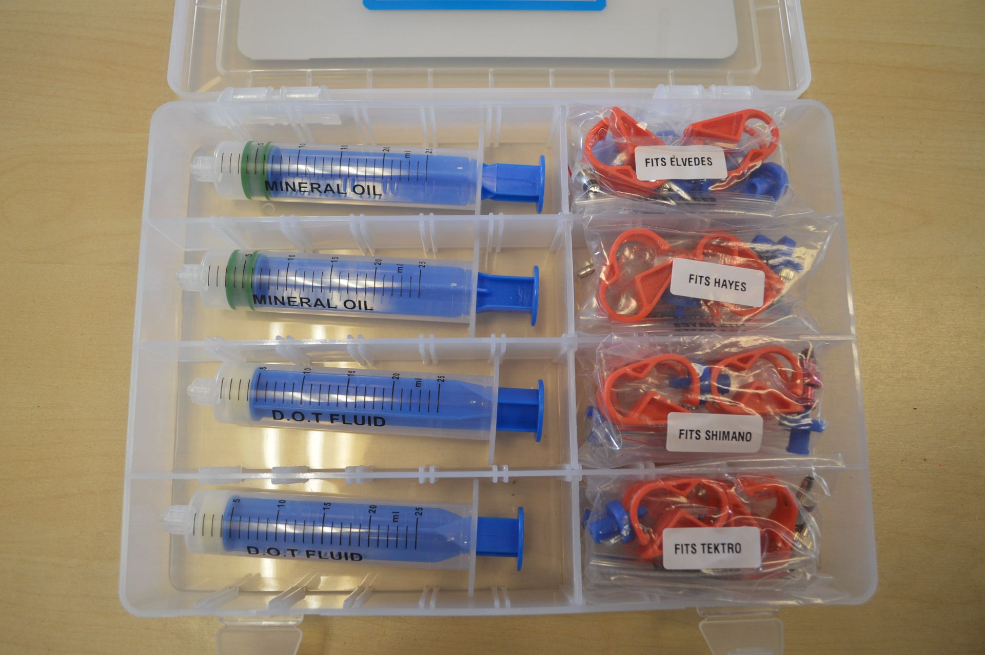 *Elvedes Universal Bleeding Kit - Image 2 of 2