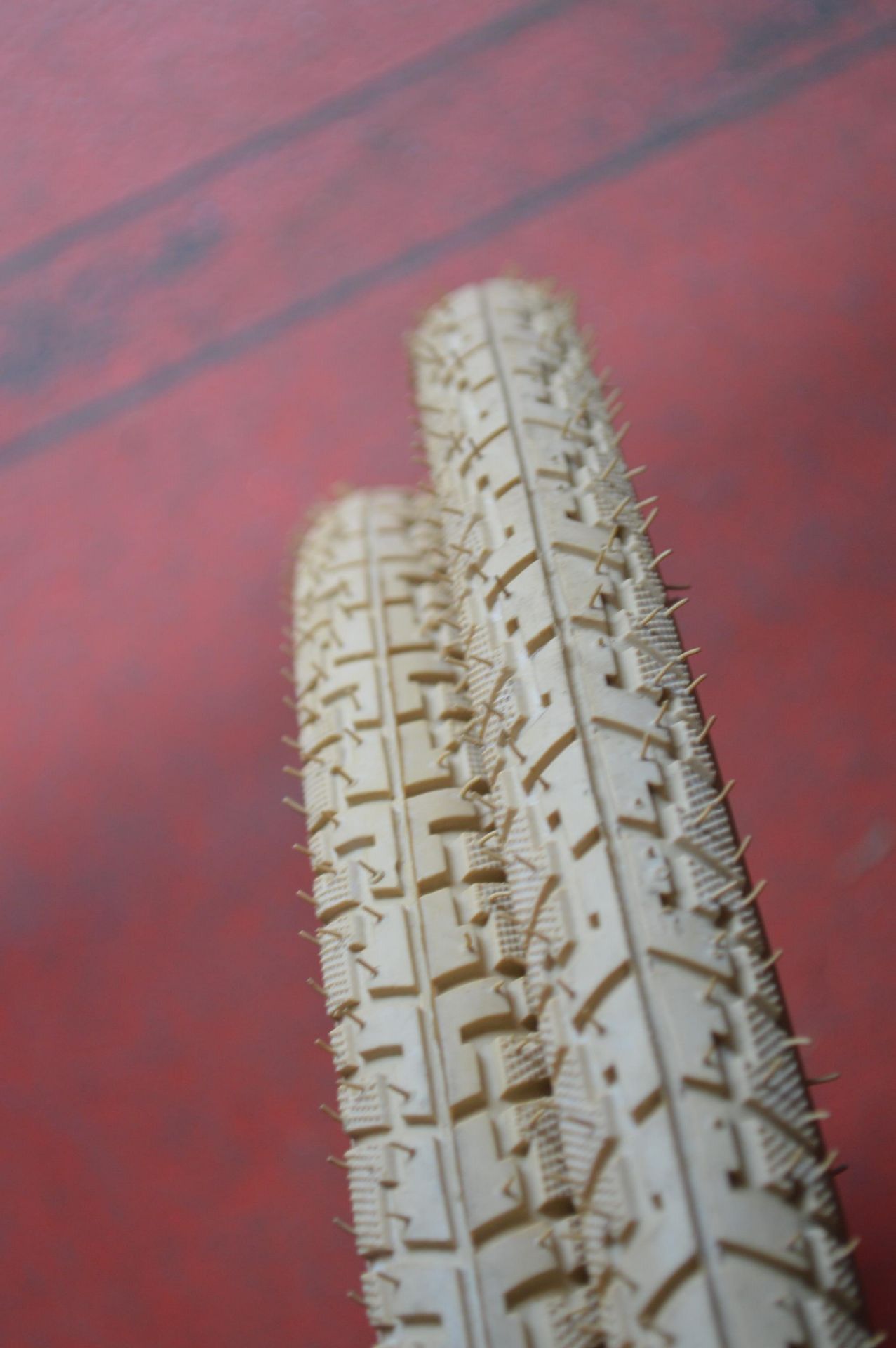*Pair of Kenda 700x35c Tyres - Image 2 of 2