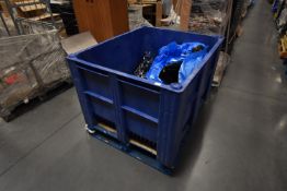 *Plastic Storage Box Containing Stainless Steel and Plastic Feed Chain