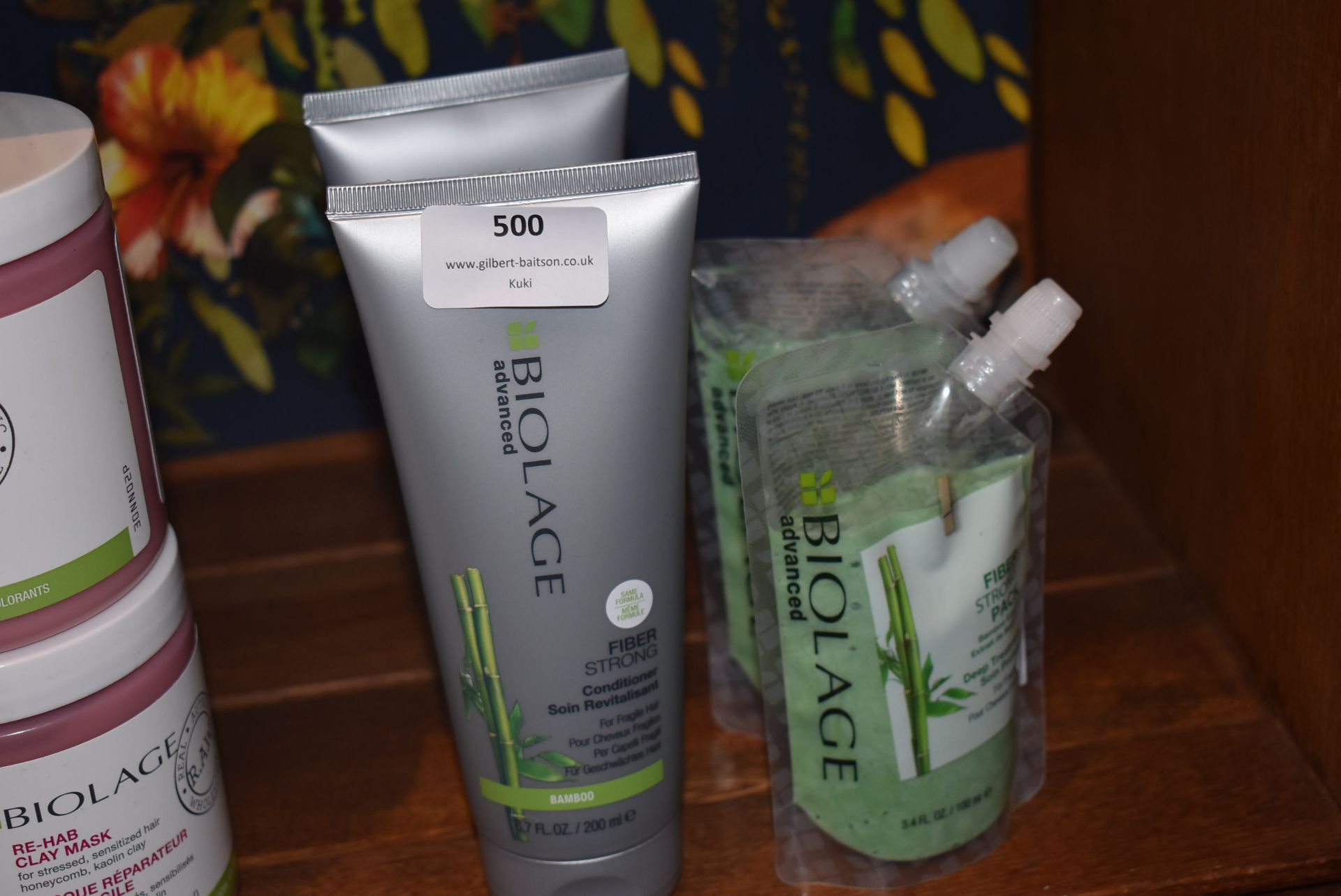 *2x 200ml of Biolage Fibre Strong Conditioner and 2x 100ml Fibre Strong Packs