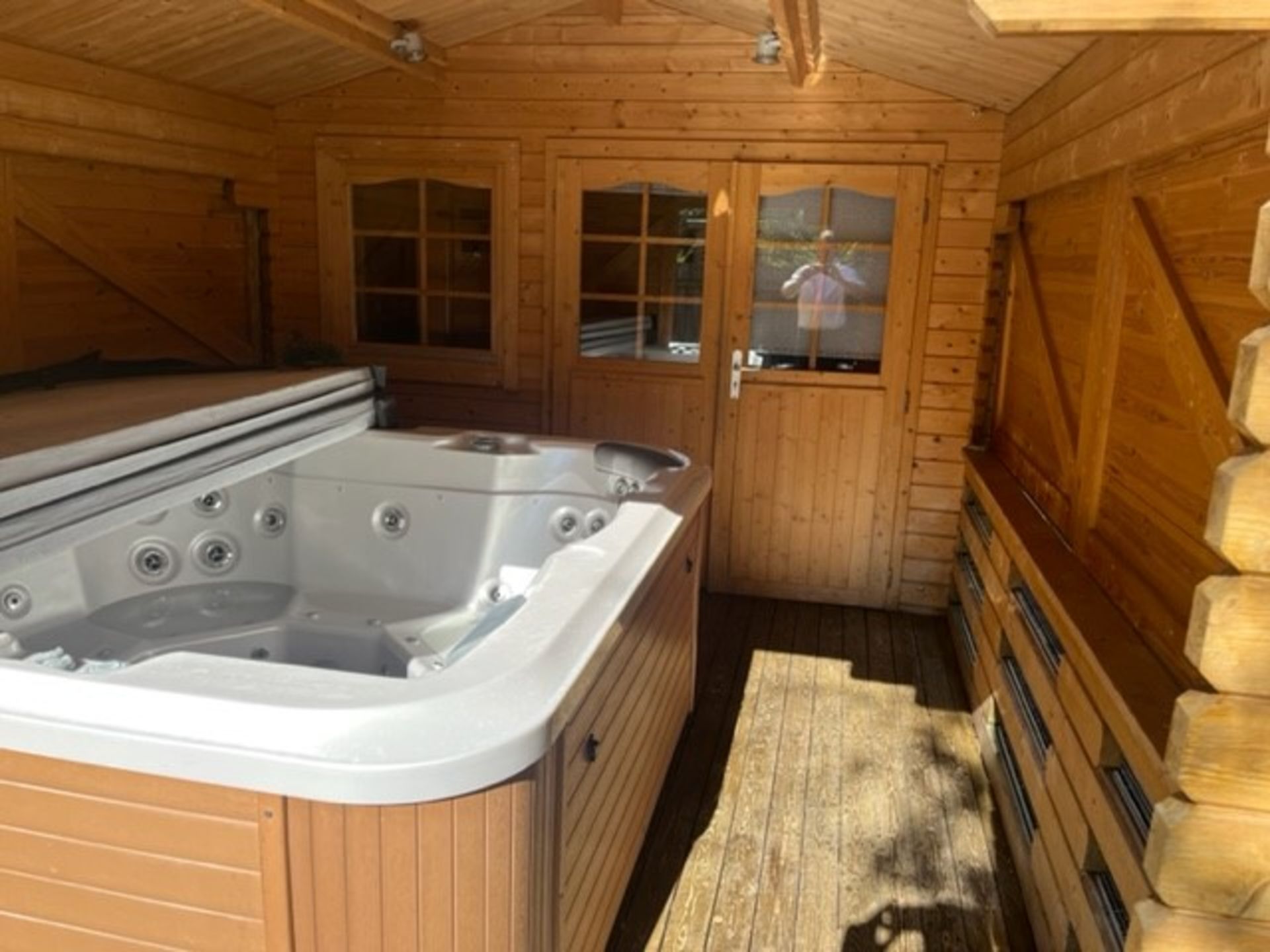 *Softwood Garden/Hot Tub Sub Divided Room (Hot Tub Not Included) ~5m x 3.5m - Buyer to remove - Lots - Image 3 of 4