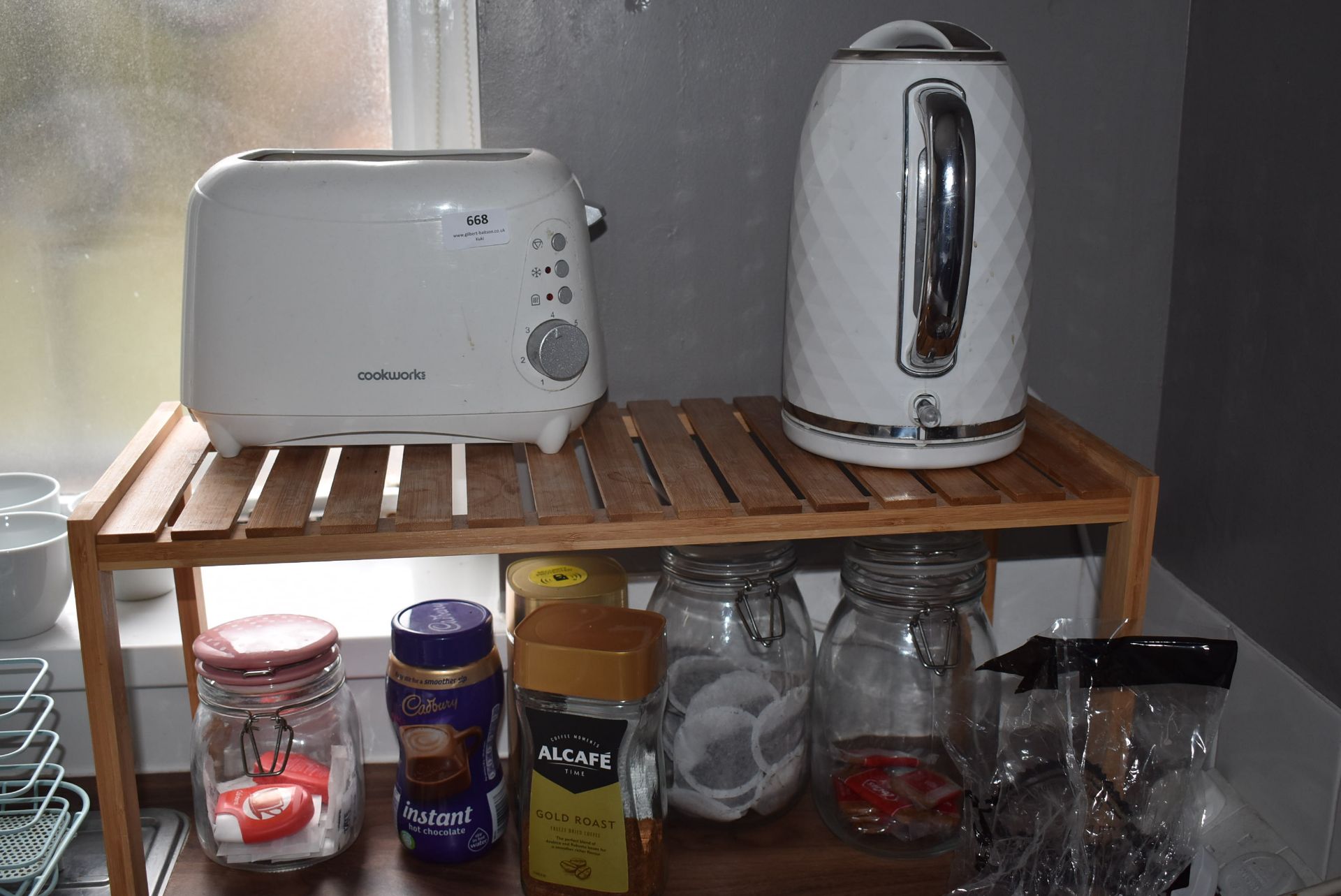 *Cookworks Two Slice Toaster, and a Kettle