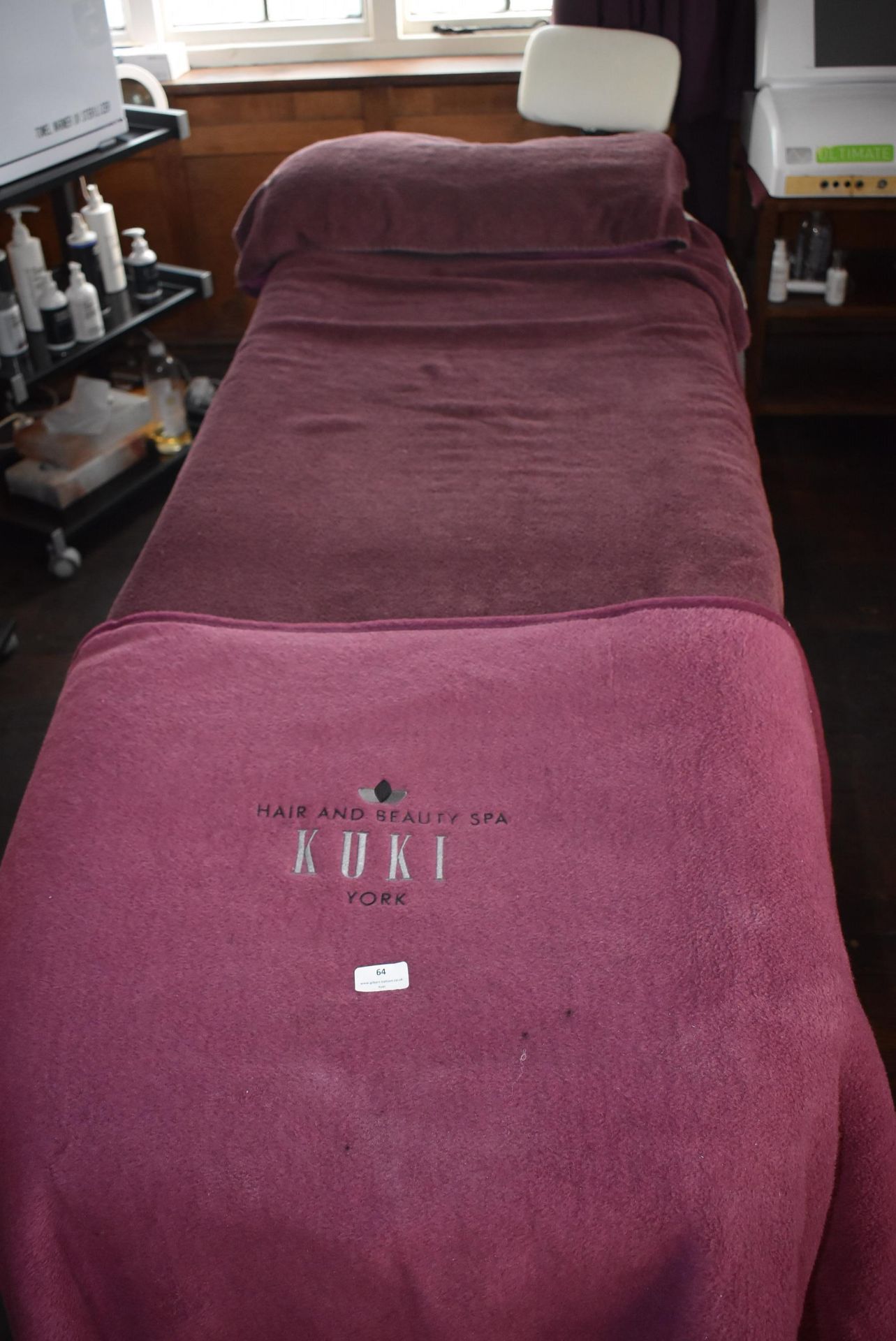 *Multipositional Electrically Operated Massage Bed