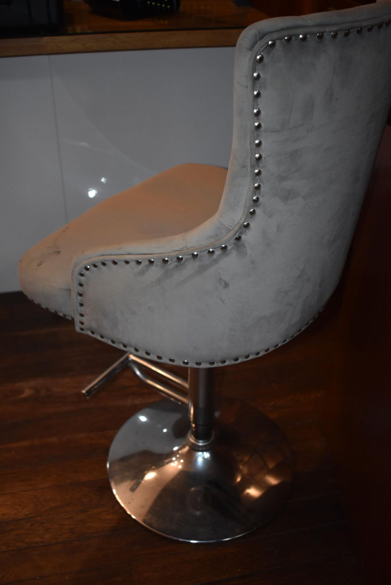 *Gas-Lift Barstool with Grey Buttoned Upholstery - Image 2 of 2