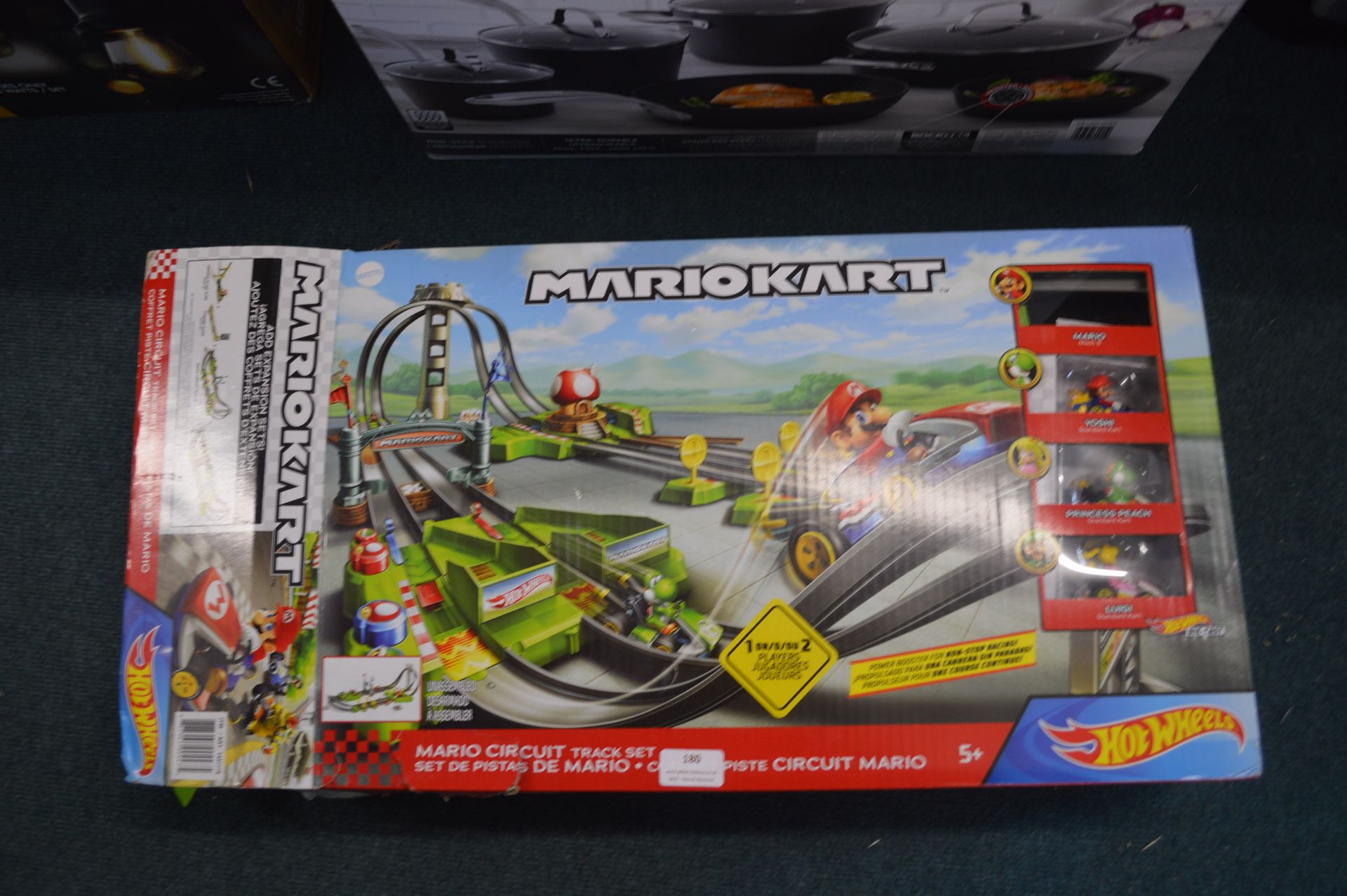 *Hot Wheels Mario Kart Racing Track Set