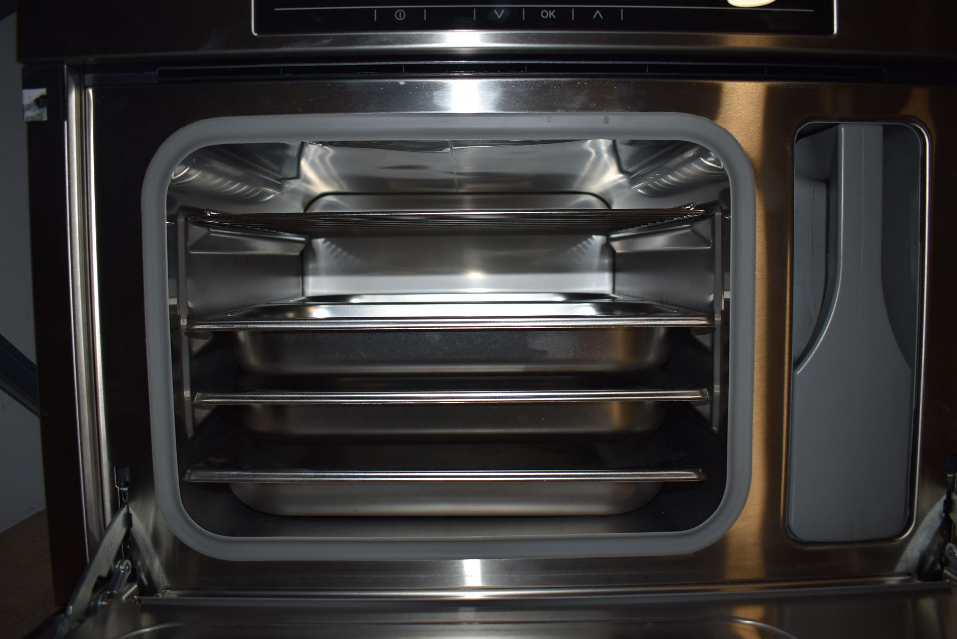 *Miele DG5040 Built-In Steam Oven - Image 3 of 3